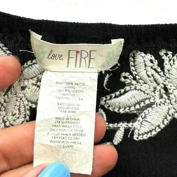 Love Fire Black Rayon Embroider Boho Peasant Cinch Waist V-Neck Romper Size L - Picture 13 of 16